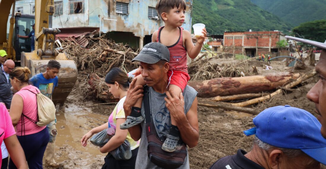 Las Tejerías, al menos 22 muertos y muchas familias damnificadas. Foto: Daniel Hernández/El Estímulo