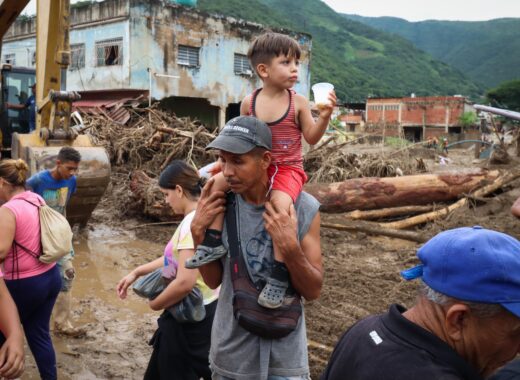 Las Tejerías, al menos 22 muertos y muchas familias damnificadas. Foto: Daniel Hernández/El Estímulo