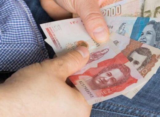pesos colombianos