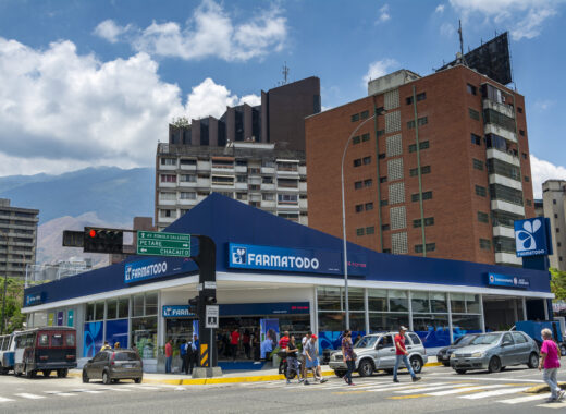 Farmatodo estrena nueva tienda