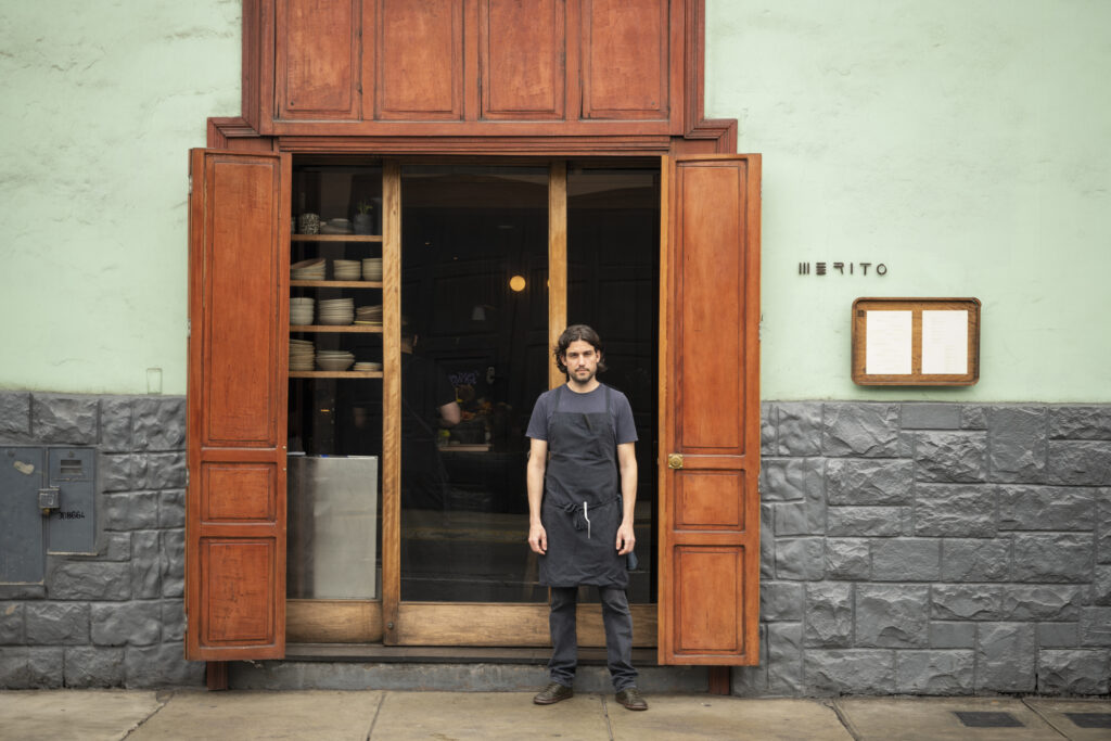 En total, los premios reconocieron a 6 venezolanos, 2 con restaurante en el país y cuatro en el exterior. Además de Issam Koteich figuraron Iván García, Santiago Fernández, Juan Luis Martínez, Ricardo Chaneton y Ángel de Sousa 
