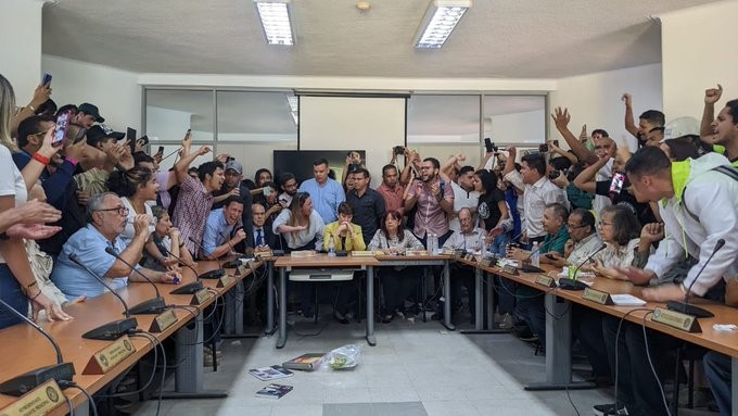 UCV, elecciones terminan en desastre