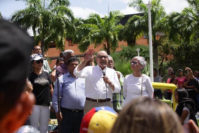 Andrés Caleca candidato a la Primaria