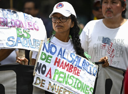 Protestas de Educadores. Foto Yuri Cortez AFP
