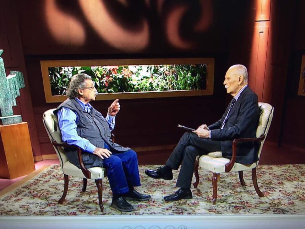 Uno de los creadores audiovisuales que más recibió apoyo financiero e institucional en la era democrática, Román Chalbaud llegó a afirmar durante el chavismo que fue un perseguido político. En sus últimas décadas militó en el chavismo radical, lo que no borra el valor de sus principales obras del pasado.