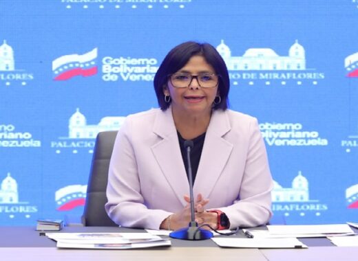 Esequibo, Delcy y Padrino López