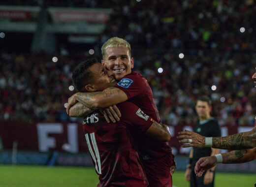 Darwin Machis y Yeferson Soteldo