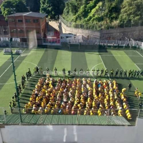 Presos contados en el patio de un colegio Caracas nov 23