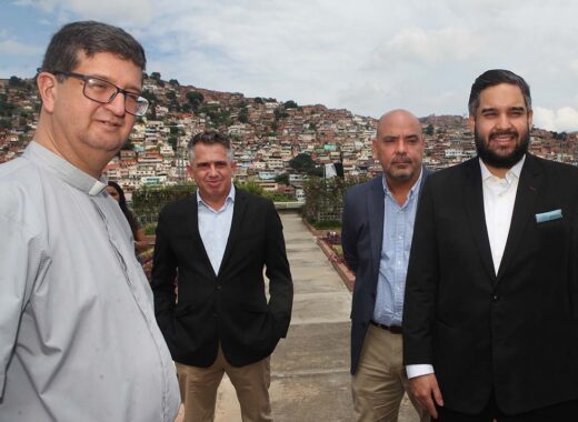 Estudiantes de la UCAb RECHAZAN visita de Nicolás Maduro Guerra