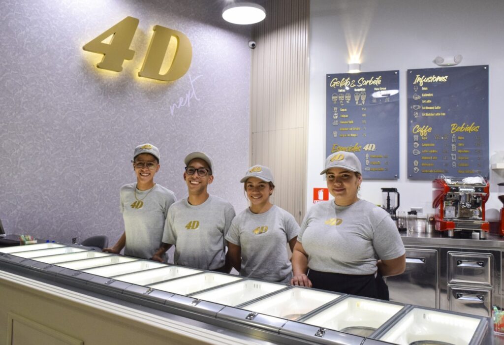 4D