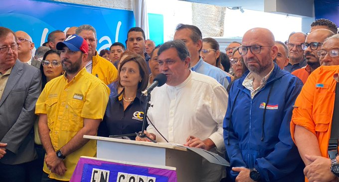 Equipo de María Corina presenta comando de campaña