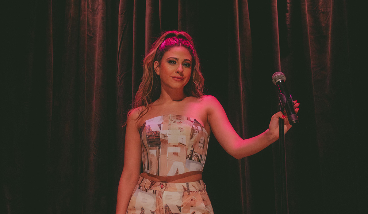 POLY DÍAZ - LO NECESARIO - ESPECIAL DE STAND UP COMEDY