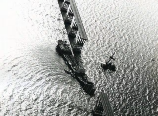 Puente sobre el lago