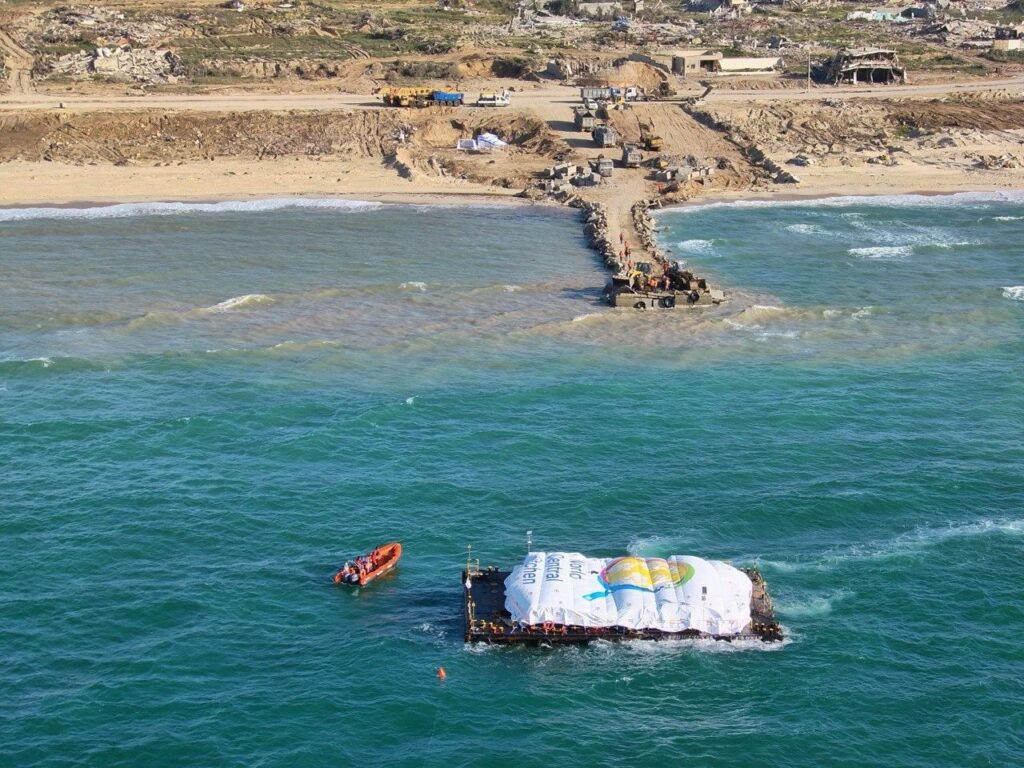 Barco humanitario