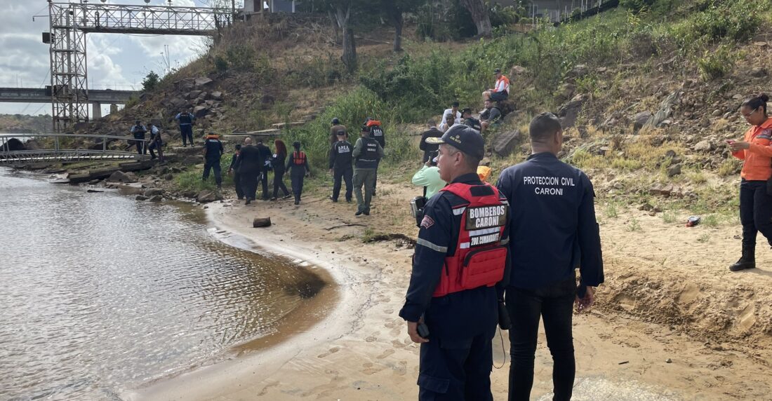 Hallan sin vida a Cristian Duque cerca del muelle de la Ferrominera Orinoco de la CVG. Foto: Francesca Díaz