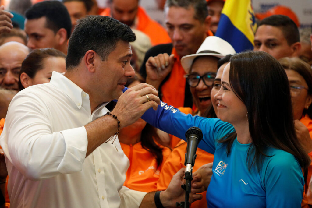 adán chávez