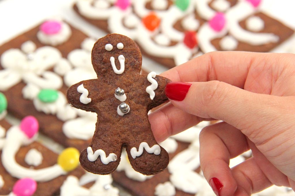 Las icónicas casitas de jengibre de El Dulce colorean la navidad