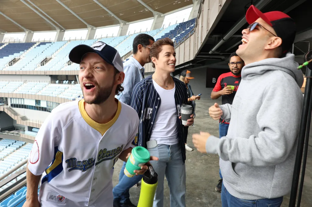 Carlos Daniel Alvarado presentará su nueva comedia "Un viaje de película" en 2025