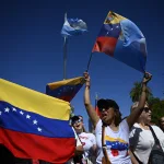 Así reciben los venezolanos en Argentina a Edmundo González Urrutia