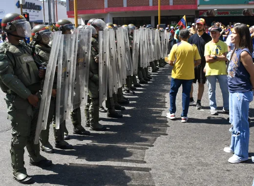 Gobierno de Colombia rechaza acoso sistemático a María Corina Machado