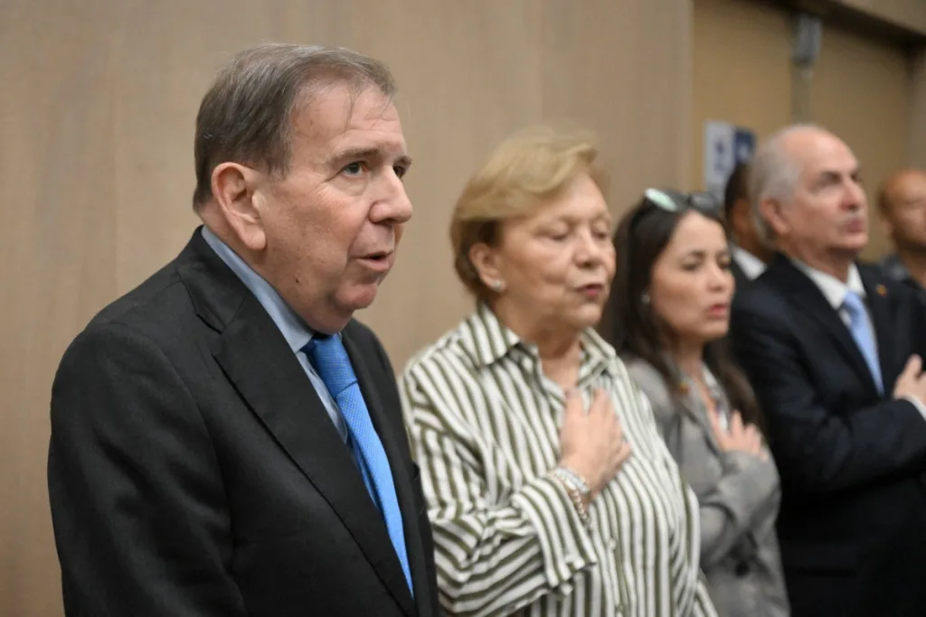 El opositor venezolano Edmundo González Urrutia, quien reclama la victoria de las elecciones presidenciales de su país, dijo este miércoles 15 de enero en Guatemala que el gobierno de Nicolás Maduro está "débil" y "solo", pero sigue siendo "peligroso".