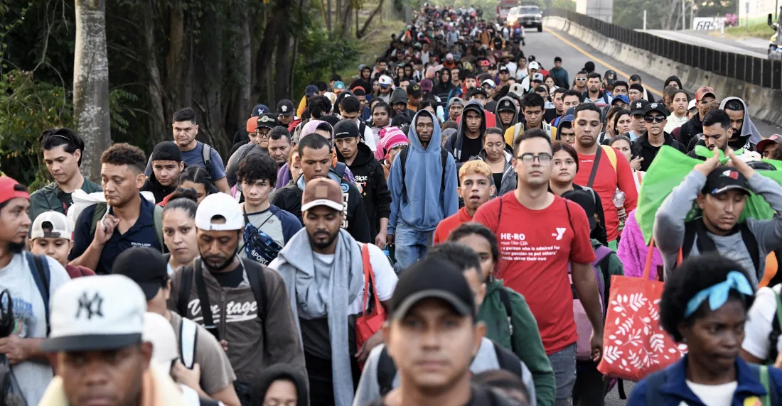 Migrantes en frontera con Estados Unidos el día de la juramentación de Trump