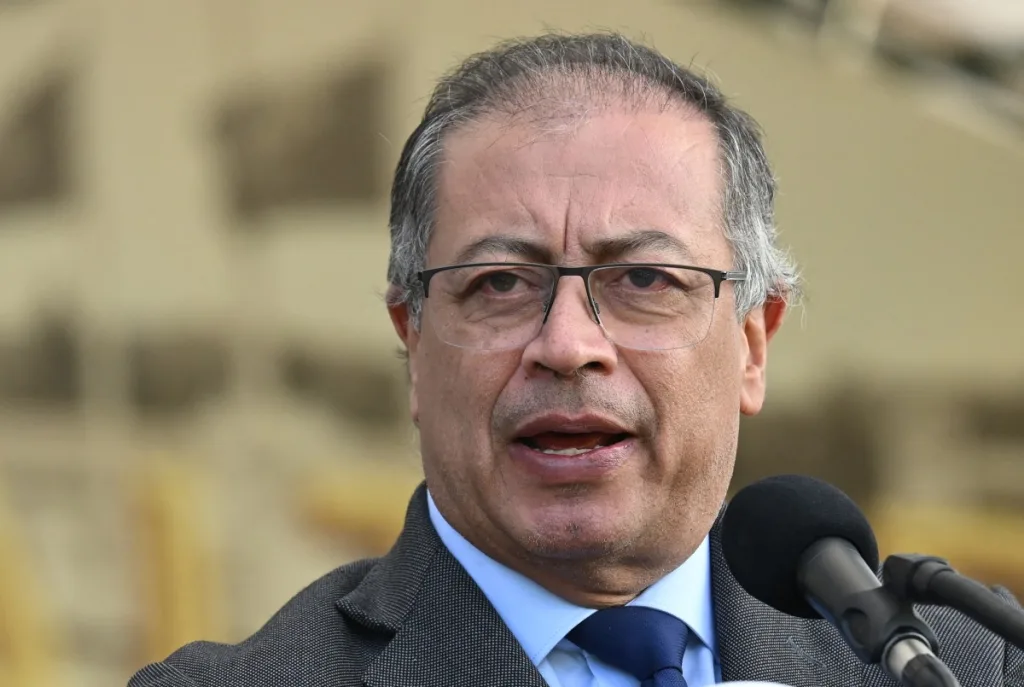 Petro se autodefine como "quizás el último" de los últimos coroneles "Aurelianos Buendía". Foto Raúl Arboleda / AFP