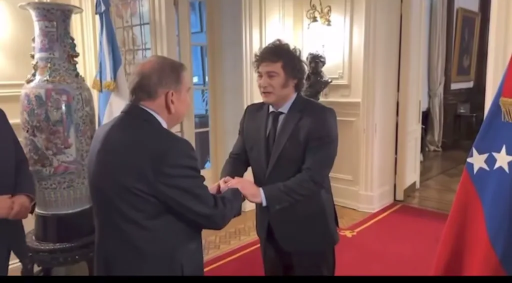 Javier Milei recibe a Edmundo González con honores de Presidente de Venezuela