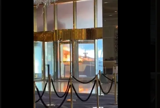 Estalla un Tesla Cybertruck en el valet parking de la Torre Trump en Las Vegas