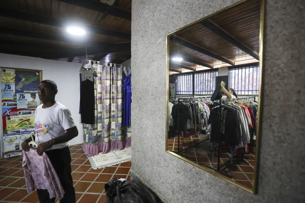 ropero solidario FVM Maestros