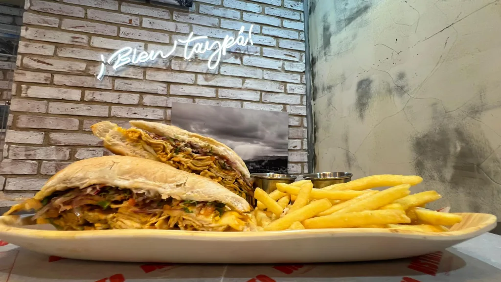 Distrito Sanguchería peruana chacao