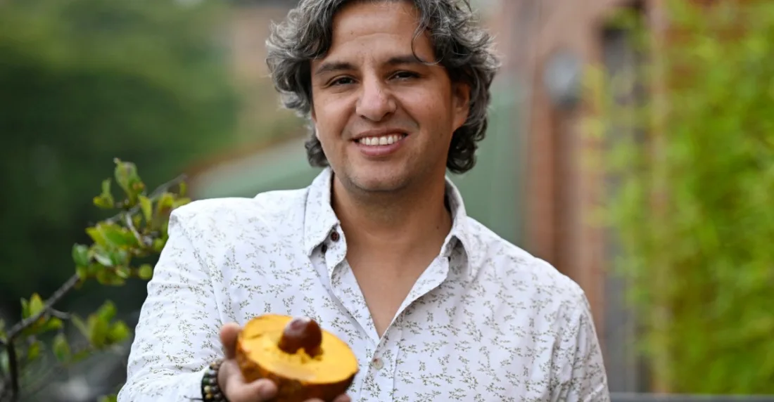 El "señor de las frutas" de Colombia descubre los secretos de las más raras