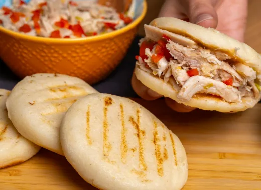 12 arepas! 7 comidas que no debes pedir en la primera cita
