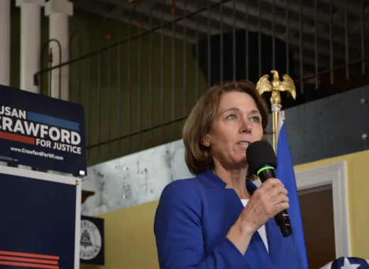 Susan Crawford, ganadora por los demócratas