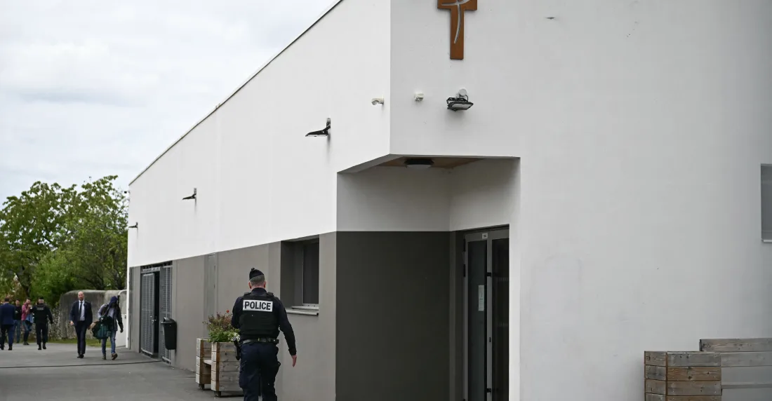 Liceo de Francia, ataque a estudiantes