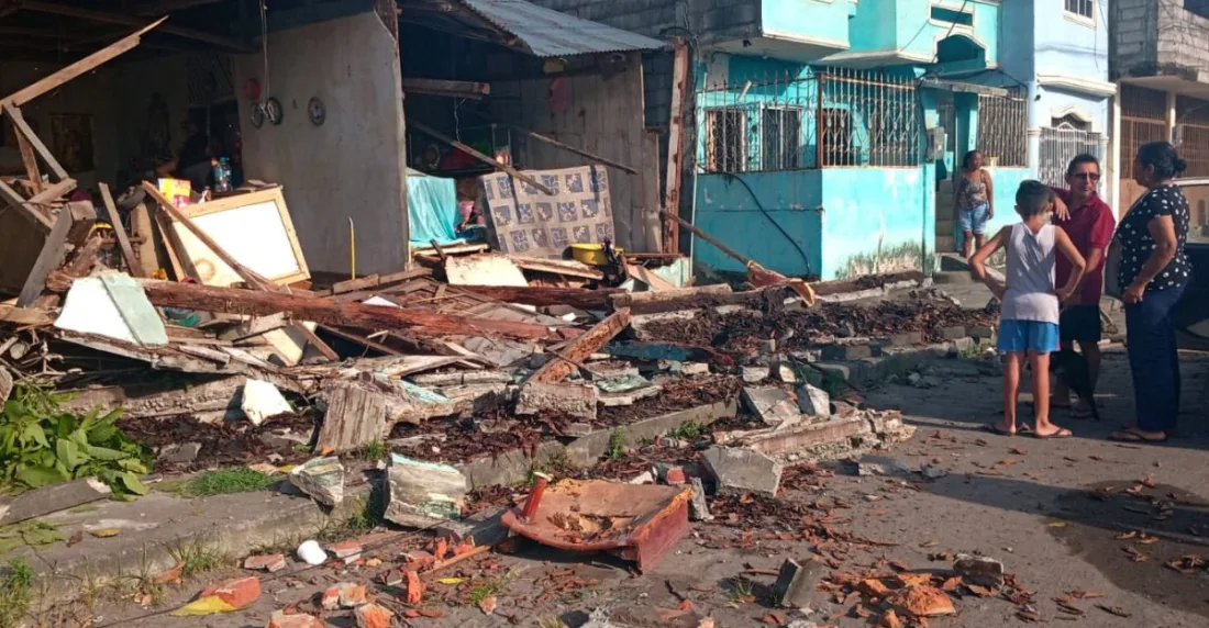 Sismo en Ecuador deja varios heridos y casas destruidas