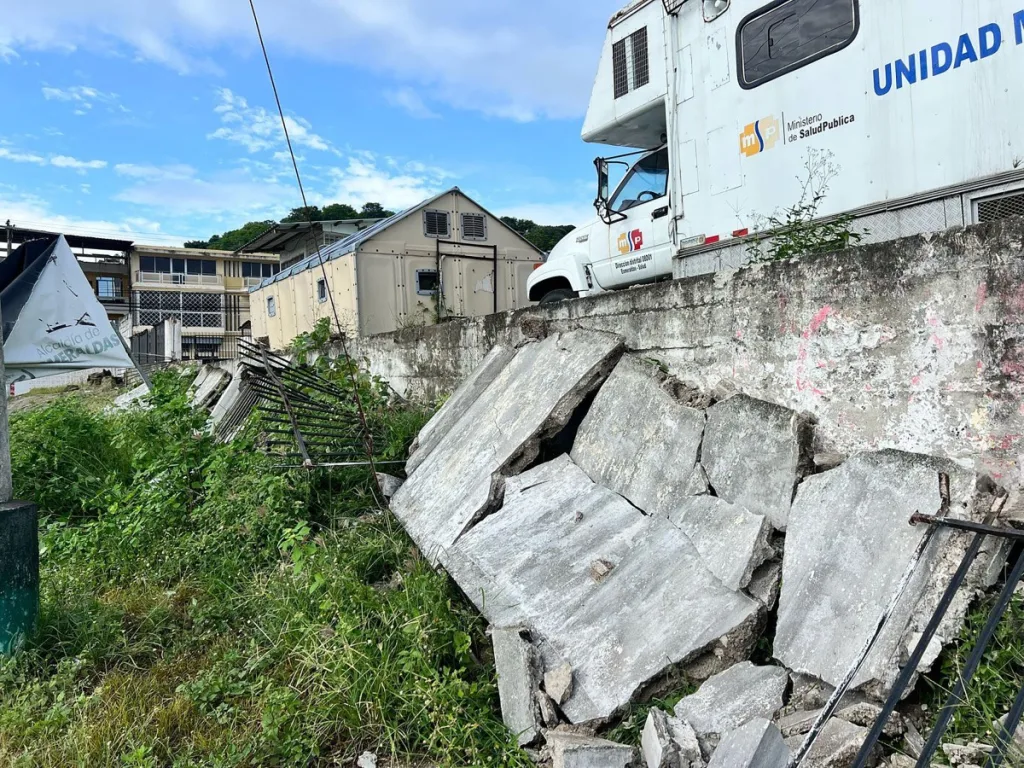 Sismo en Ecuador deja varios heridos y casas destruidas
