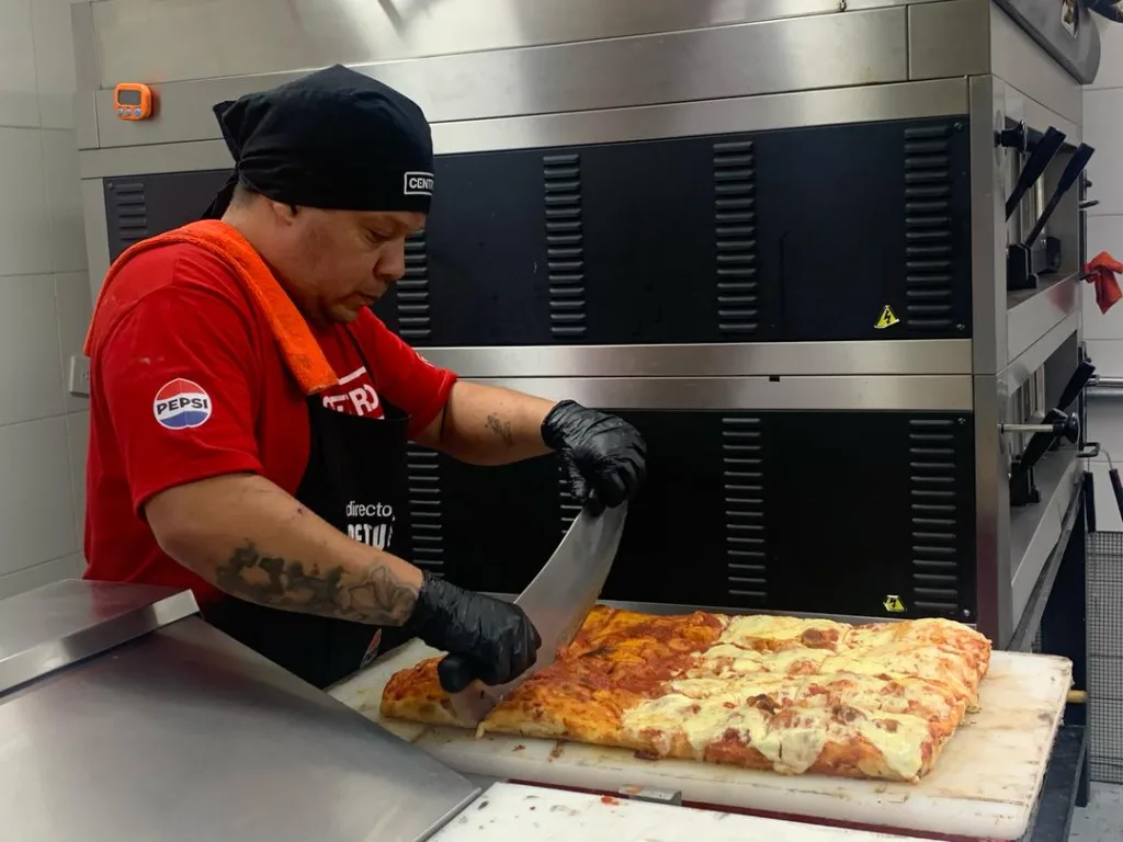 Centro: pizzas "al taglio" en plena Avenida Universidad (y desde $1,5)