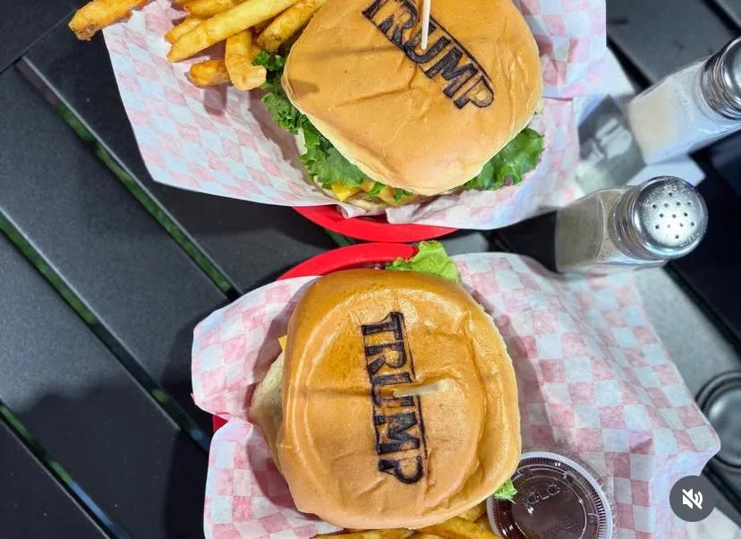 Trump Burger: la hamburguesería MAGA en Texas donde la comida se hace en español