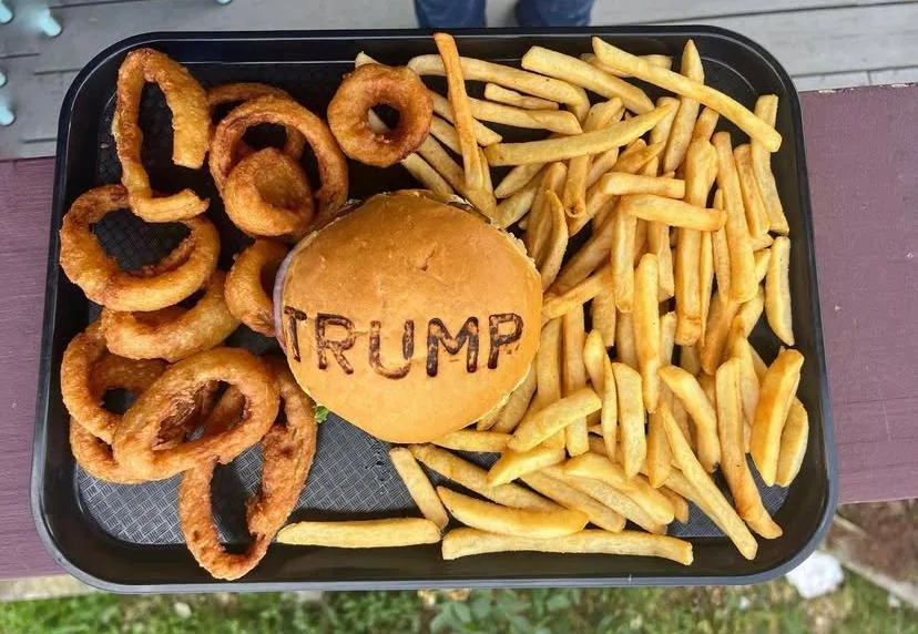 Trump Burger: la hamburguesería MAGA en Texas donde la comida se hace en español