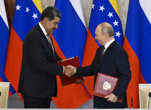Maduro y Putin firman acuerdo en Moscú
