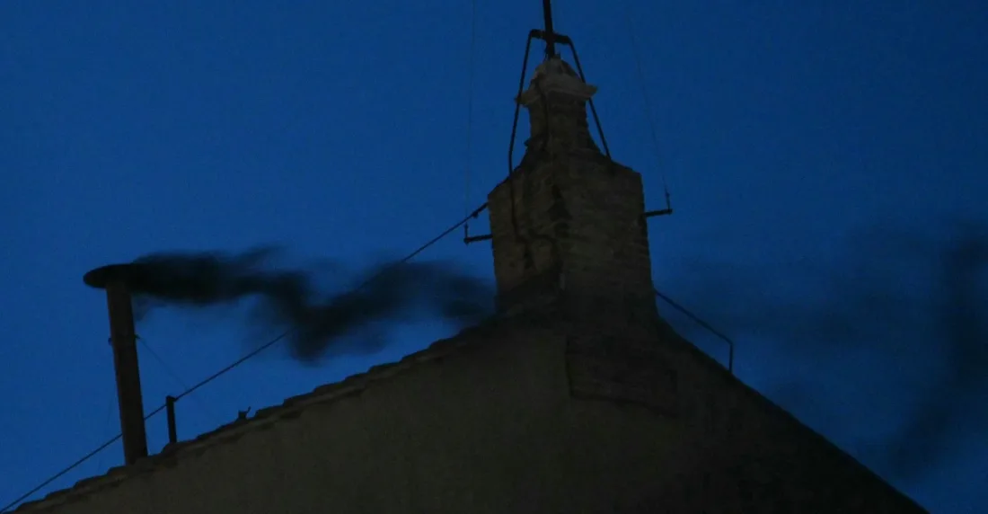fumata negra humareda negra