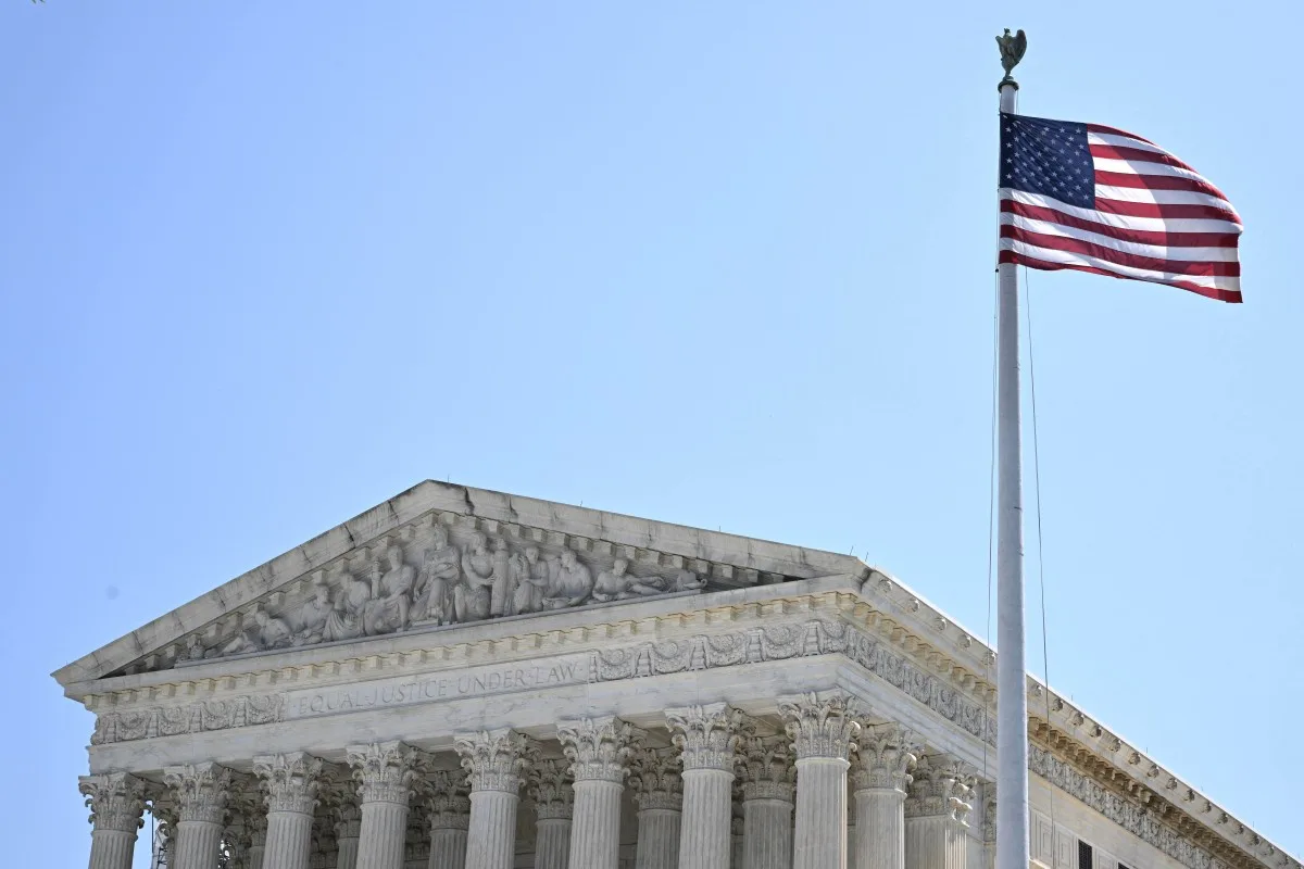 Corte Suprema de EEUU permite a Trump revocar la protección legal a más ...