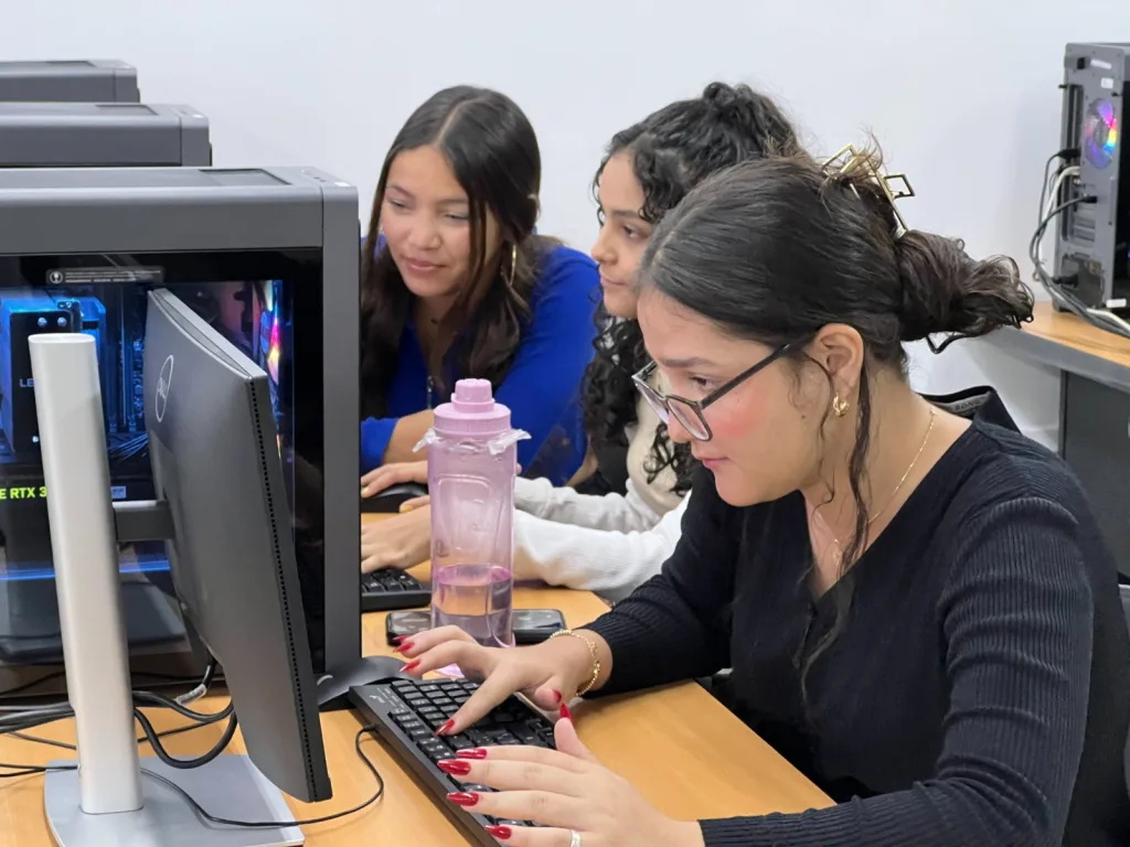 Bancamiga y Technovation Girls Venezuela.