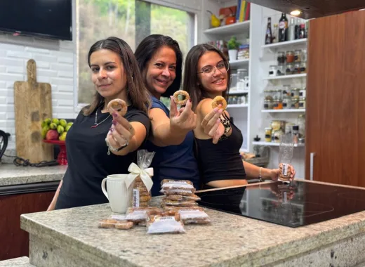 Mora Afonso: la bendición de las rosquitas en su rol de mamá