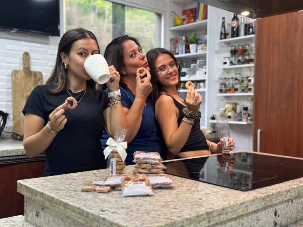 Mora Afonso: la bendición de las rosquitas en su rol de mamá