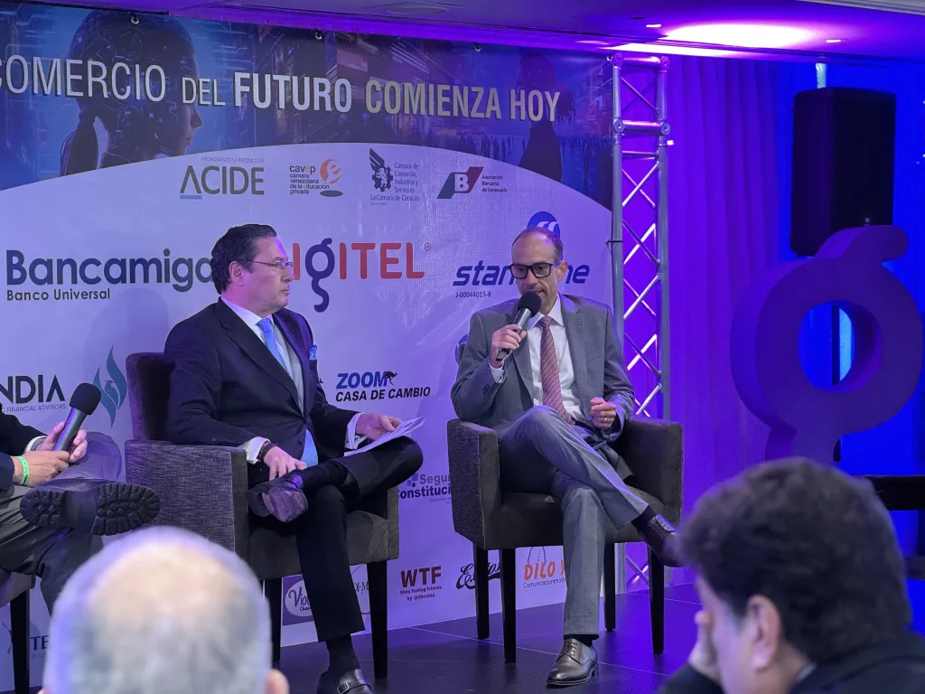 Alberto Camardiel, director ejecutivo de Mercadeo, Productos y Servicios de Bancamiga estuvo presente en el conversatorio “El éxito sostenible: oportunidades del mercado para crecer”, un conversatorio sobre la innovación en la banca venezolana. 