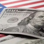 Cae el dólar estadounidense
