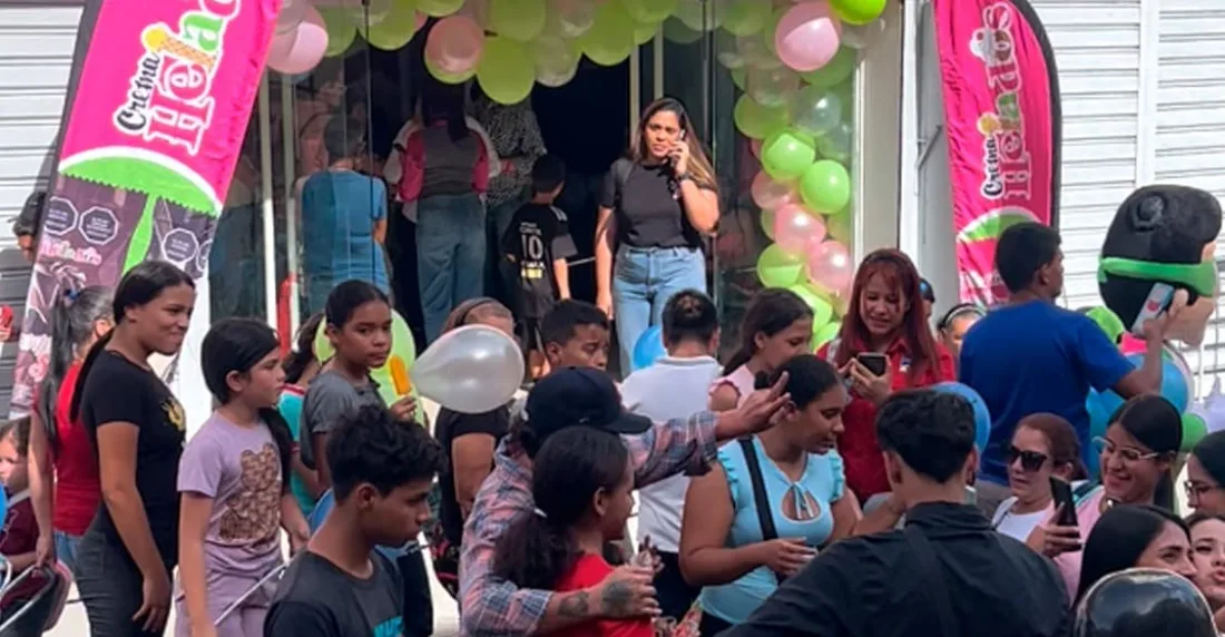 Catia estrena heladería: Crema Helados abre su nueva tienda en Agua Salud