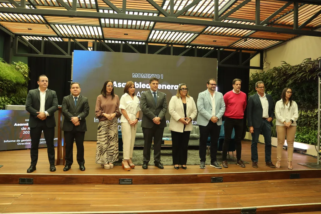 nueva junta directiva profranquicias 2025-2027